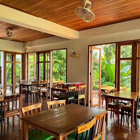 Riverhouse Resort Mae Sariang Eksteriør bilde