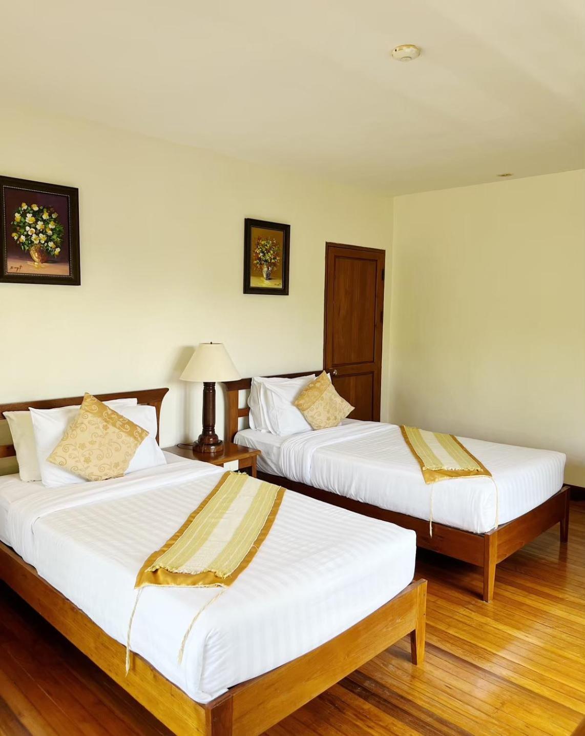 Riverhouse Resort Mae Sariang Eksteriør bilde