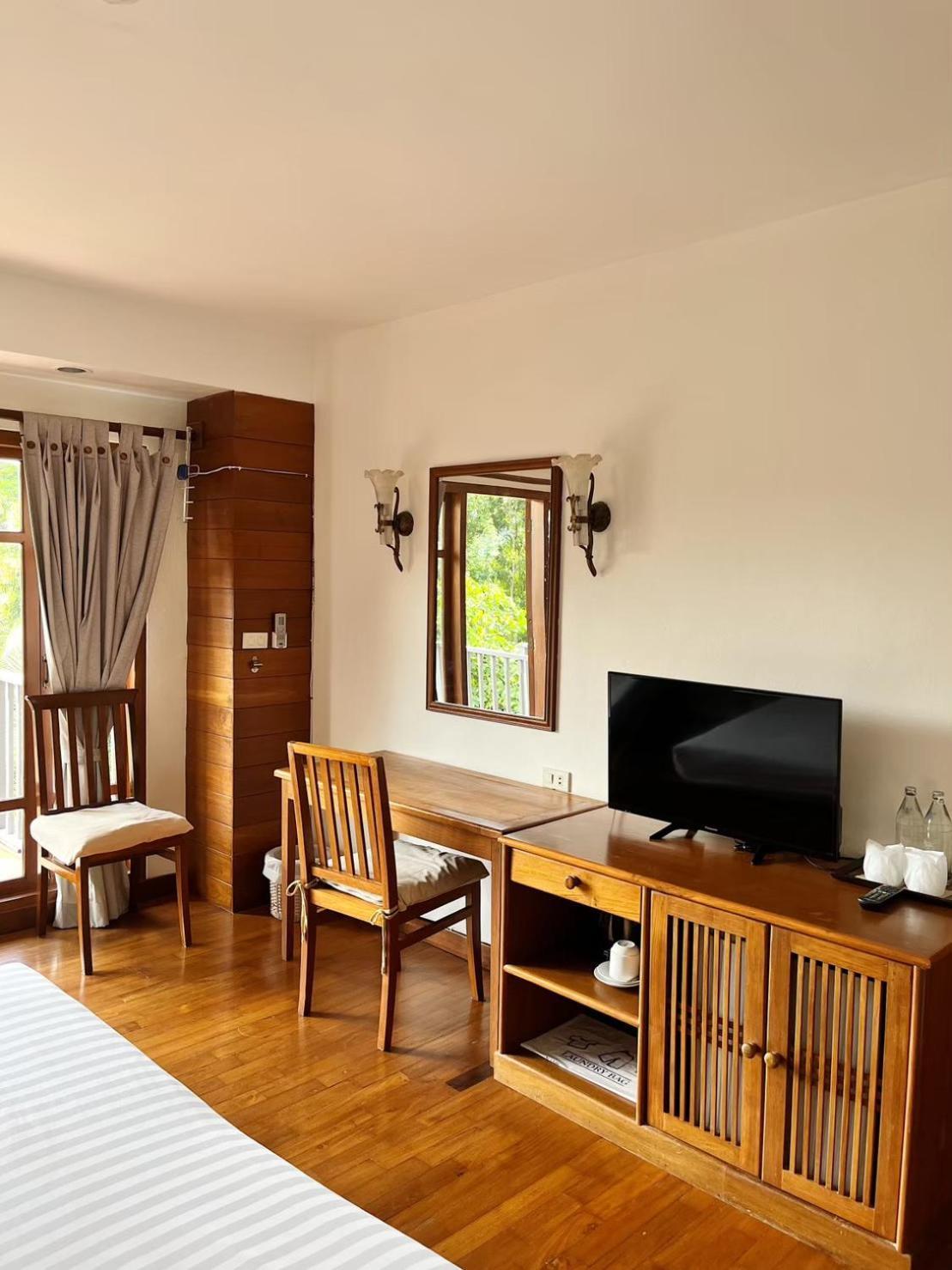Riverhouse Resort Mae Sariang Eksteriør bilde