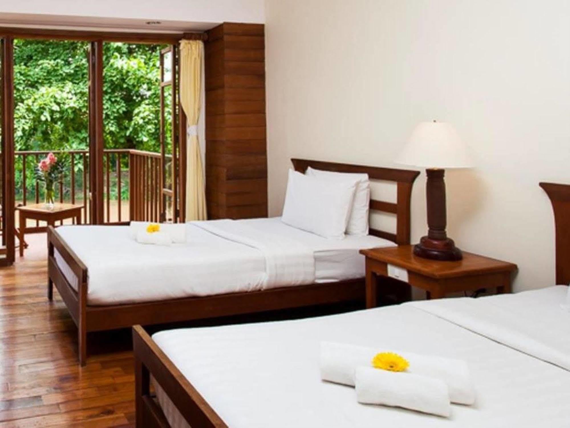 Riverhouse Resort Mae Sariang Eksteriør bilde