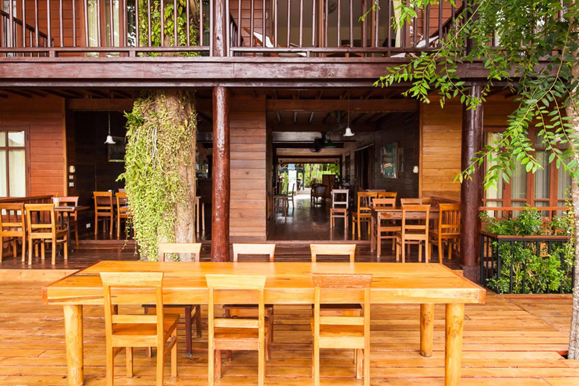 Riverhouse Resort Mae Sariang Eksteriør bilde