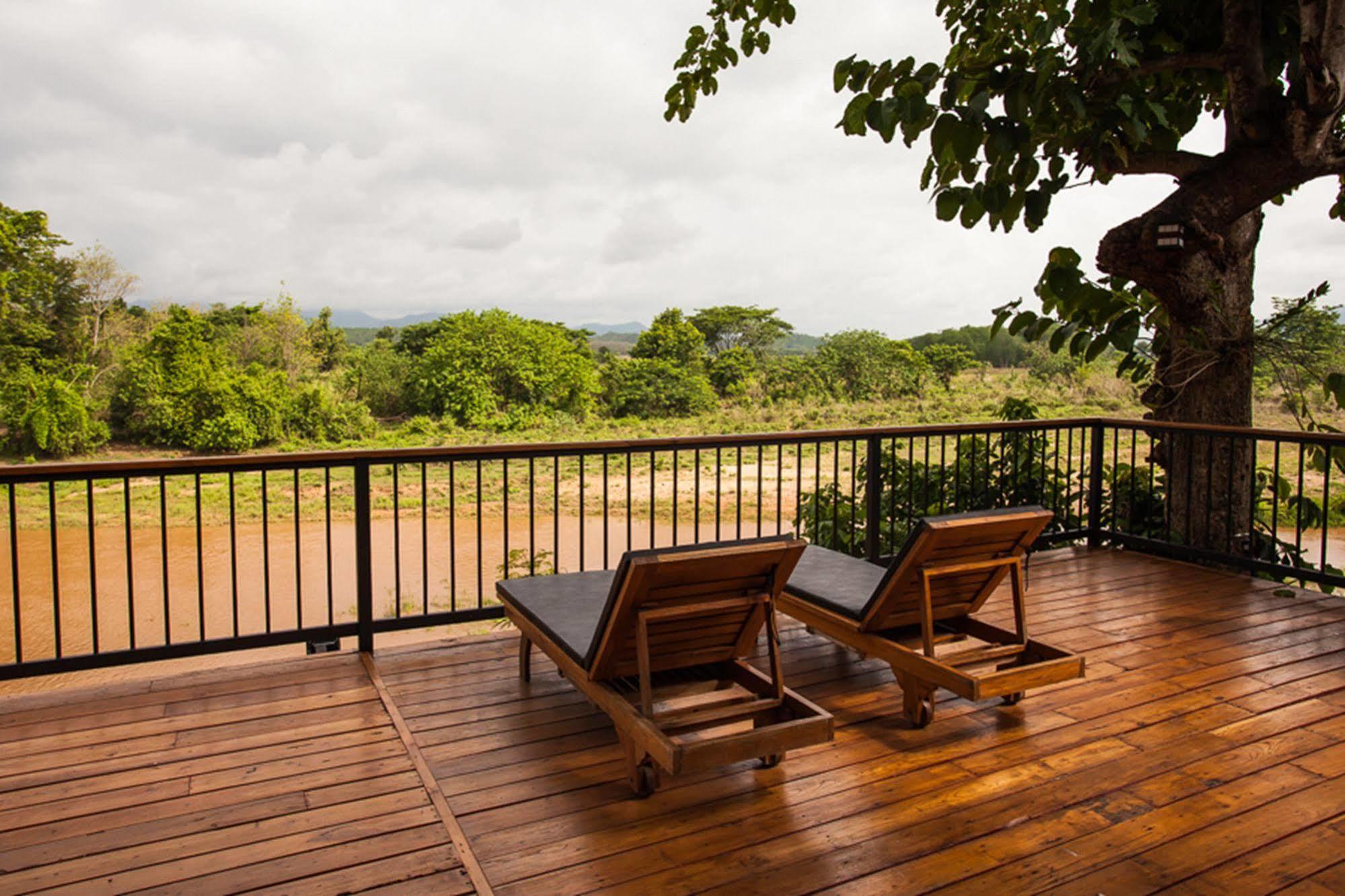 Riverhouse Resort Mae Sariang Eksteriør bilde