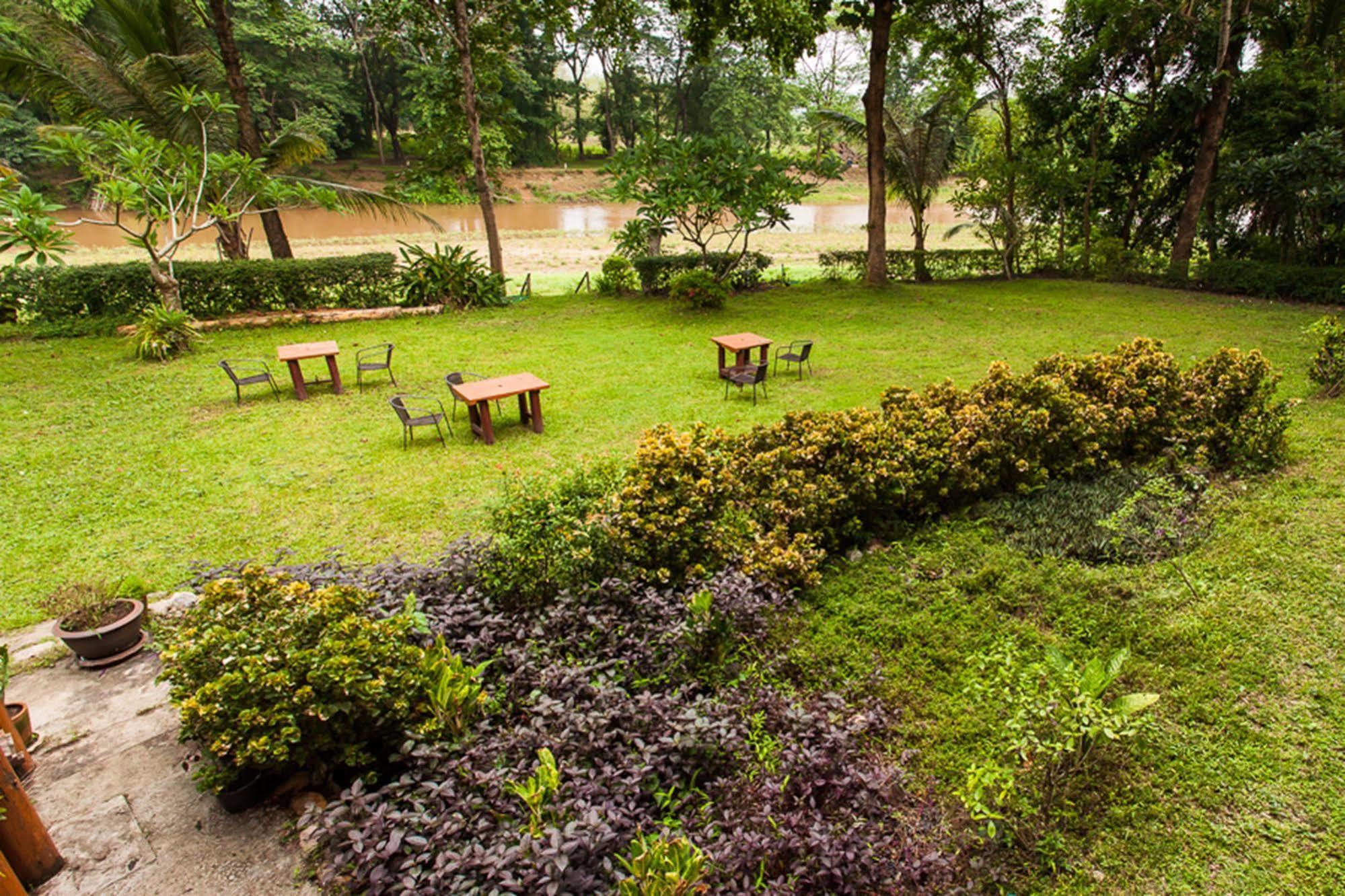 Riverhouse Resort Mae Sariang Eksteriør bilde