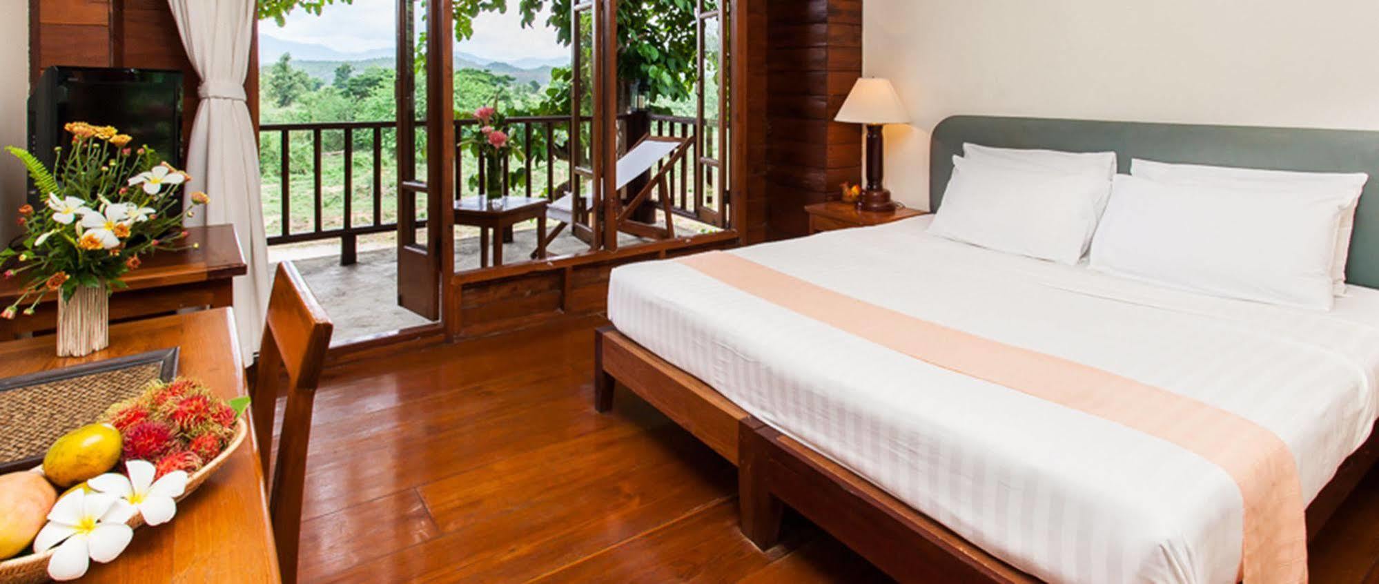 Riverhouse Resort Mae Sariang Eksteriør bilde