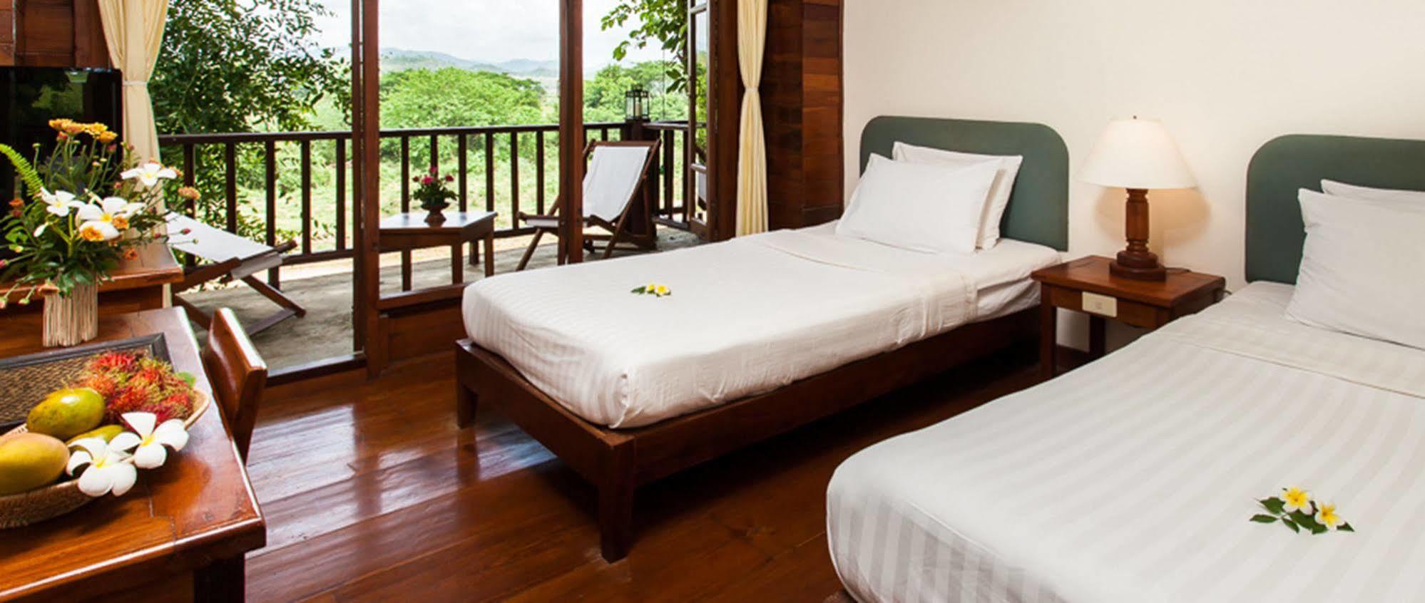 Riverhouse Resort Mae Sariang Eksteriør bilde